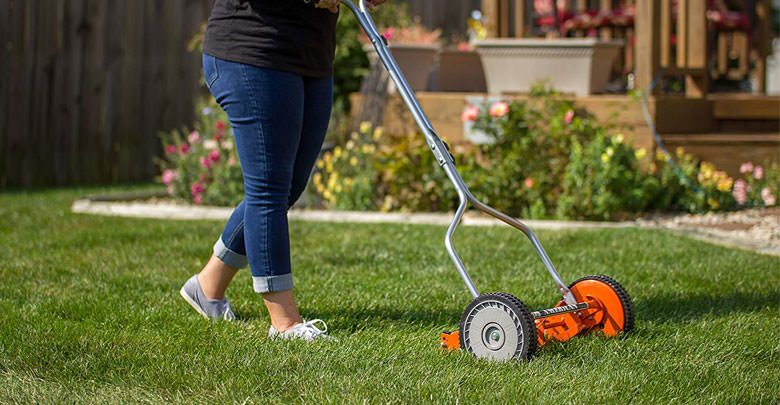 How to choose a Manual Lawn Mower on Black Friday Deals?